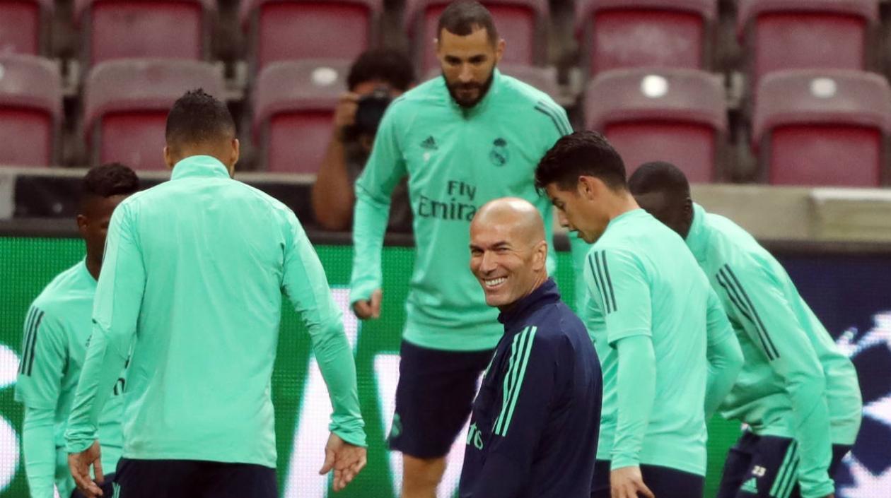 Zinedine Zidane durante un entrenamiento del Real Madrid. 