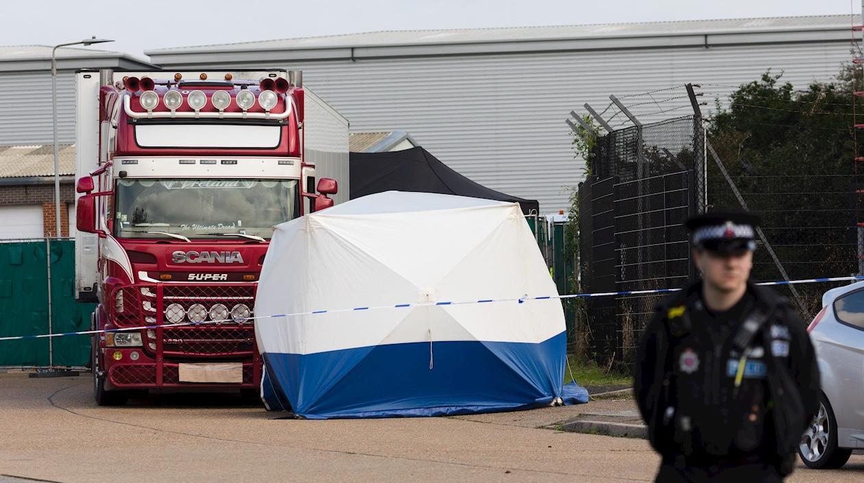 Los cuerpos sin vida de los 38 adultos y un adolescente fueron encontrados en la madrugada del miércoles.