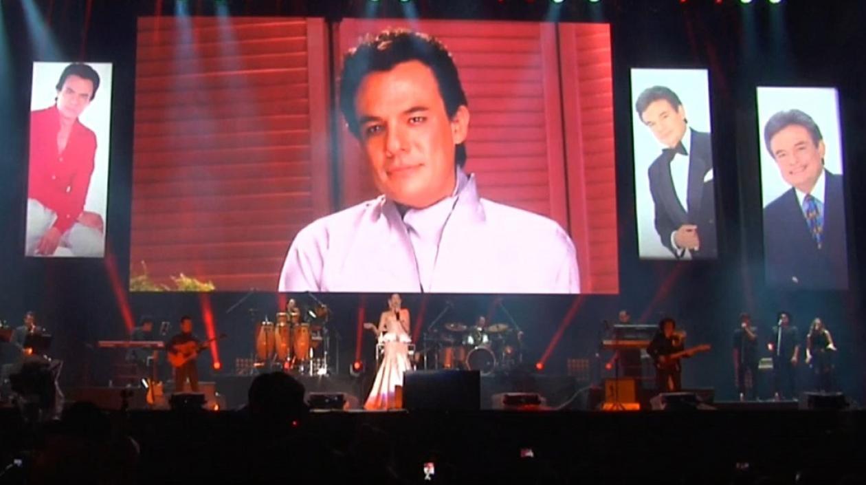 La española Natalia Jiménez cantando 'Me basta'.