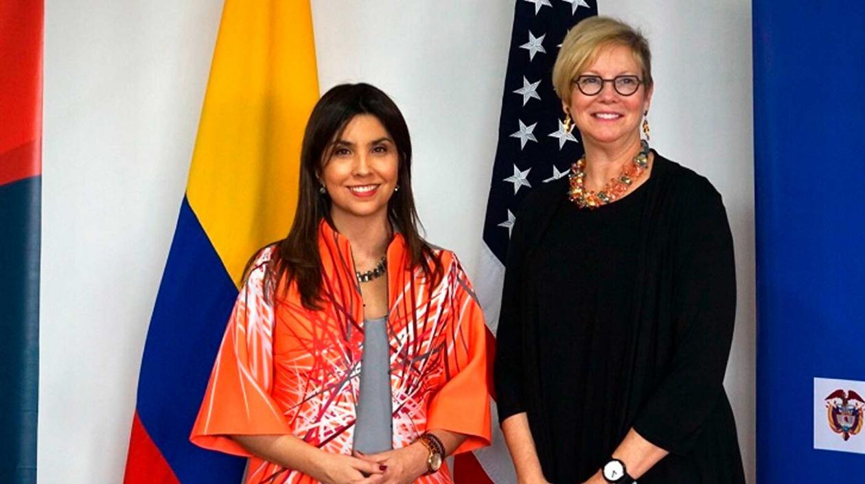 María Victoria Angulo y Diane Jones