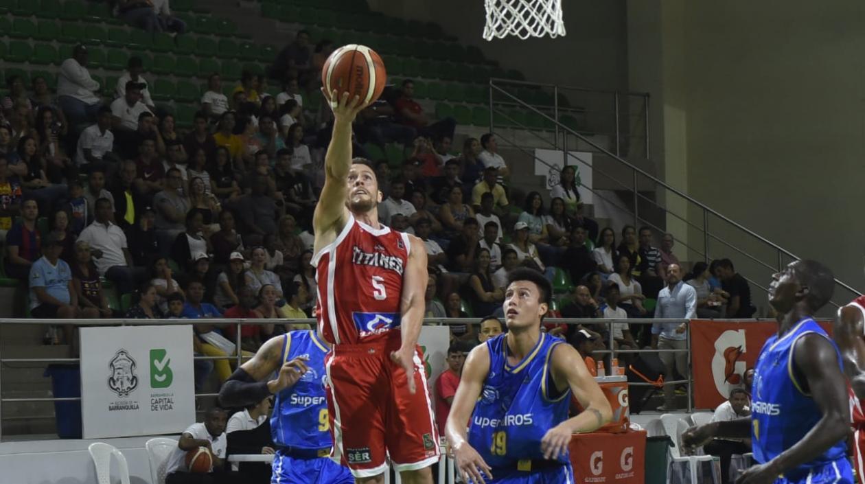 Gianluca Bacci, armador de Titanes. 