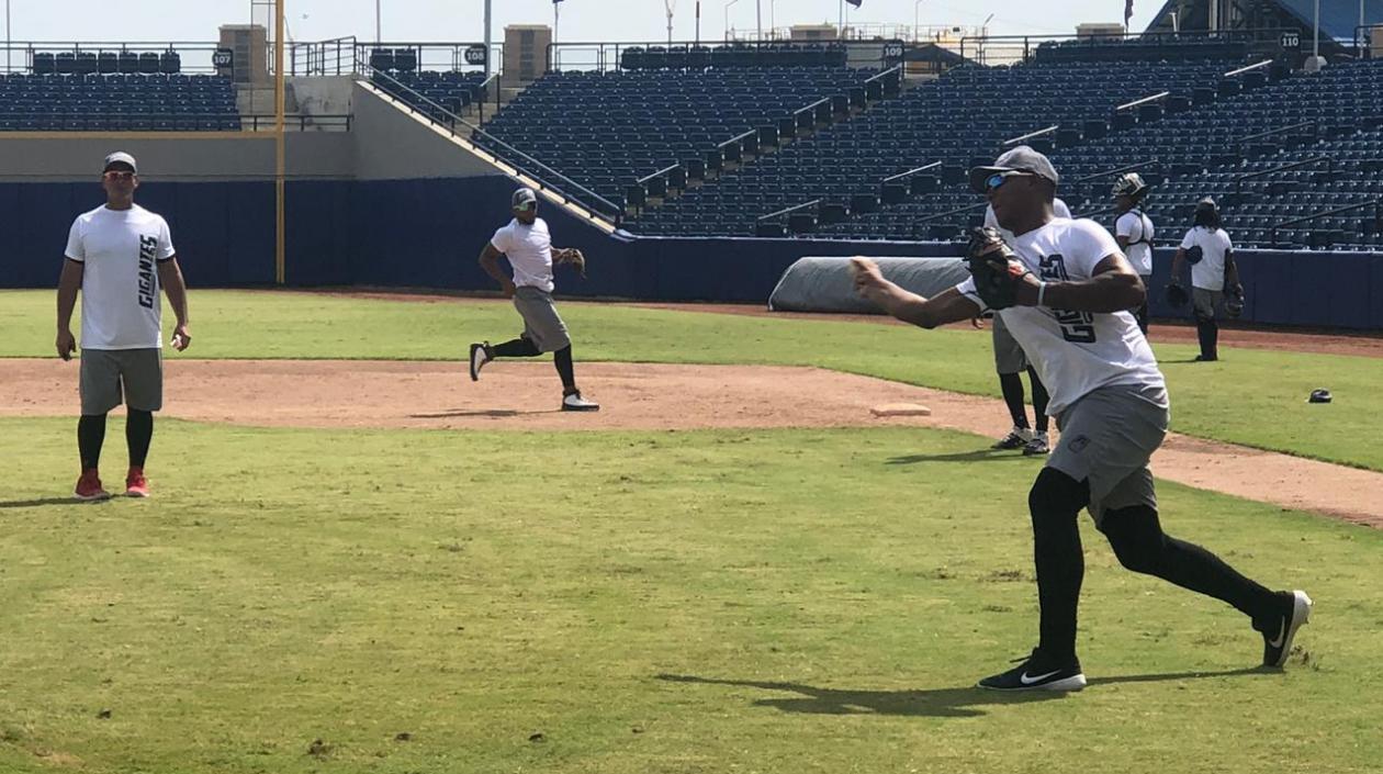 Entrenamiento de Los Gigantes.