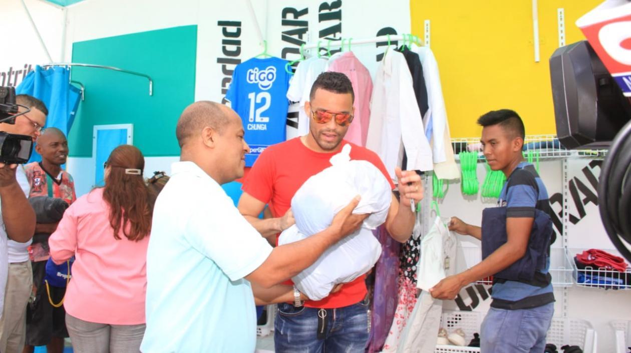 José Luis Chunga, arquero de Junior, hizo parte de la actividad.