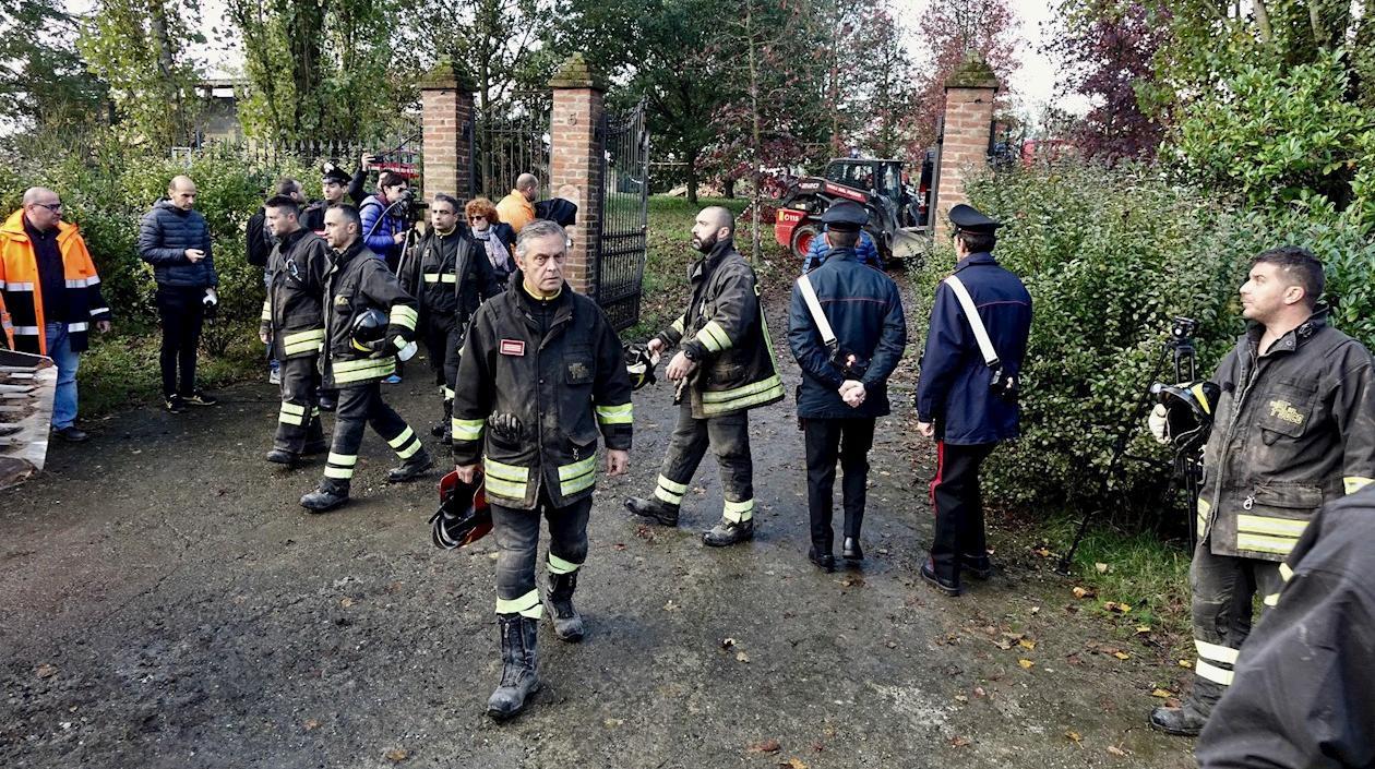 Bomberos en el lugar de la tragedia en Italia.