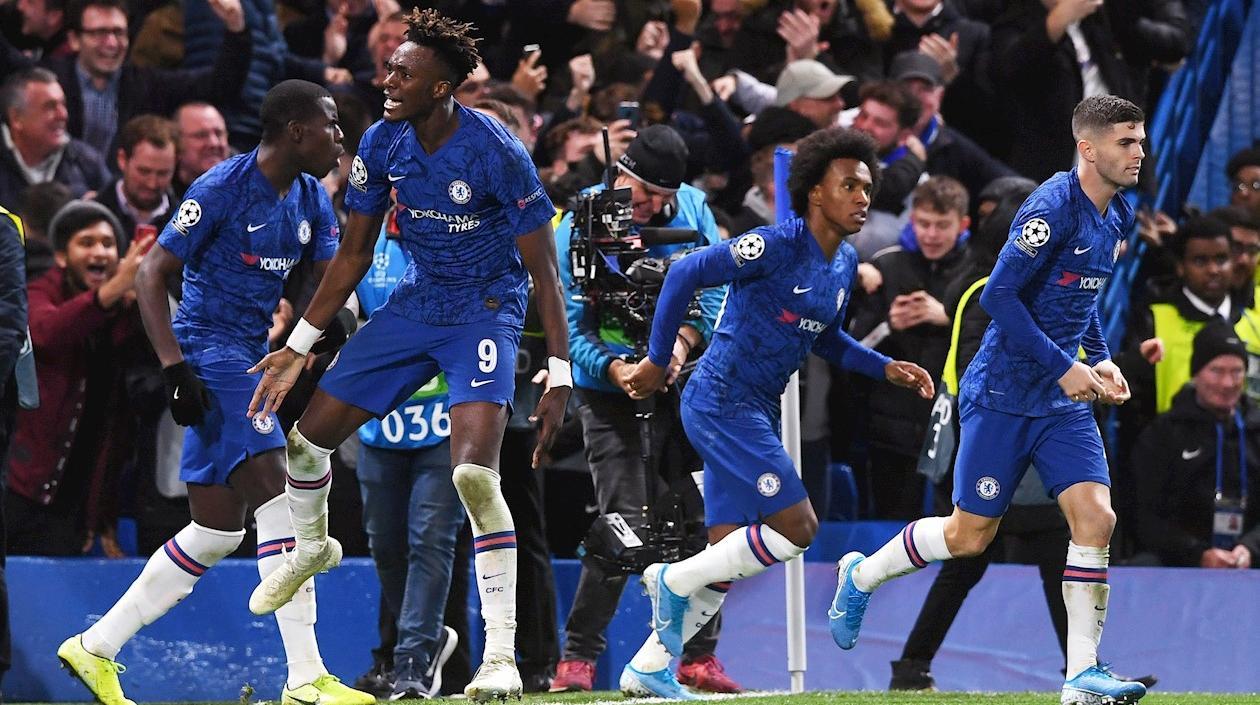 La celebración en el empate 4-4.