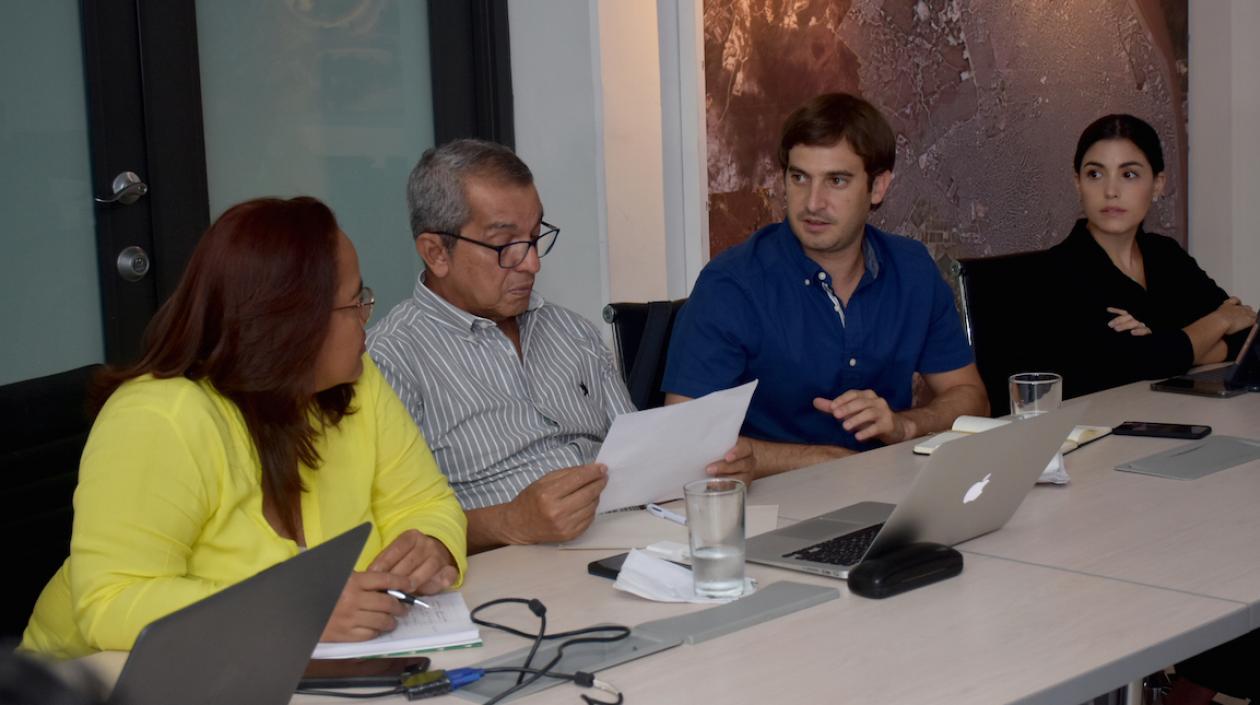 Comisiones de empalme de administración entrante y saliente.