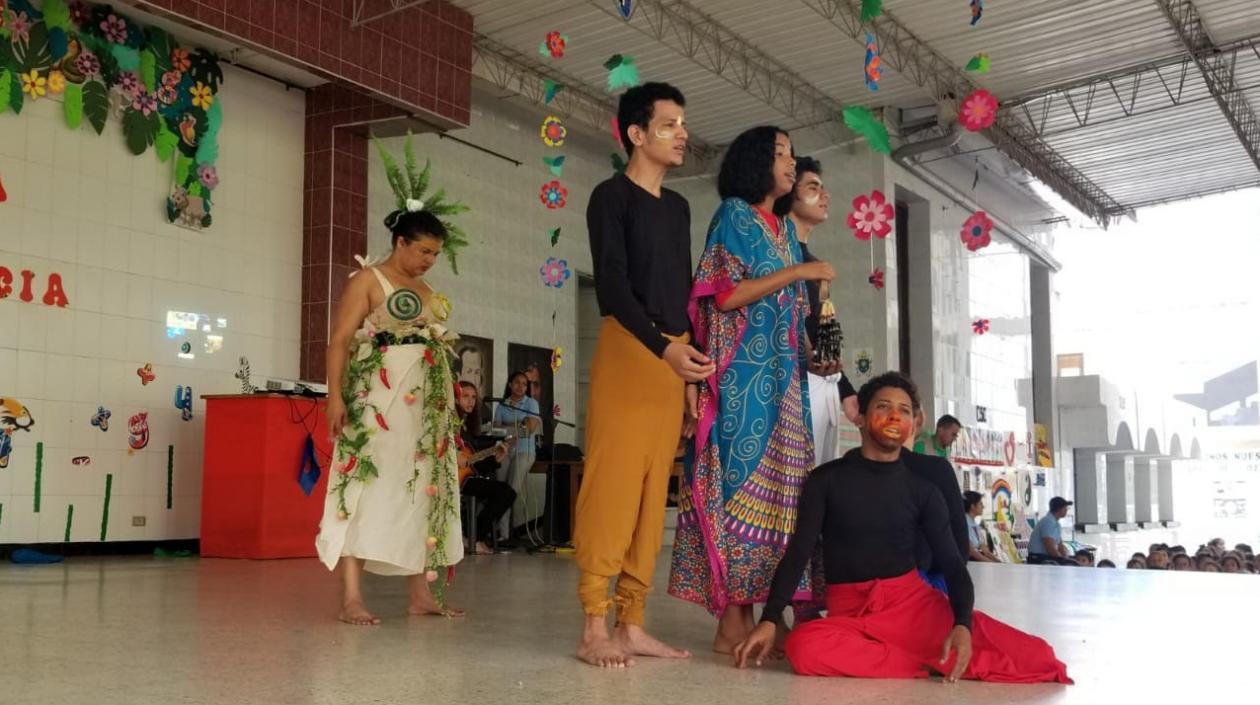 Actores de la obra 'Madre monte'.