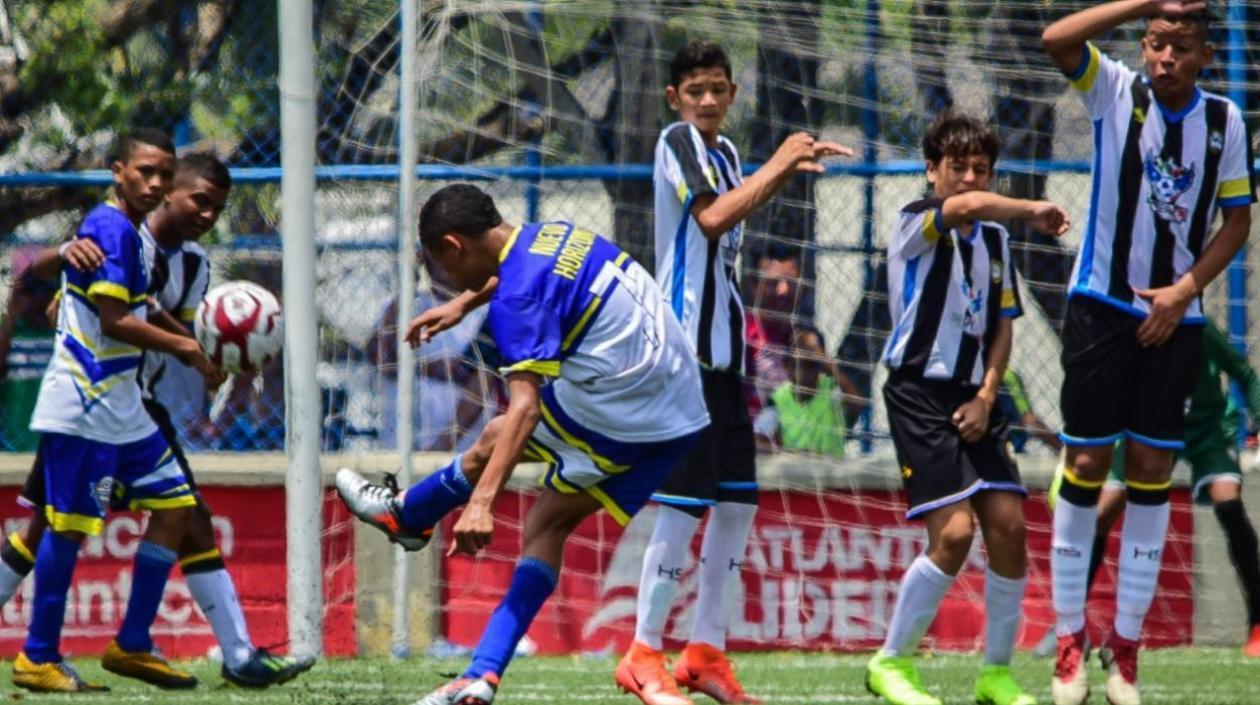 Acción de juego de un partido de la Caribe Champions. 