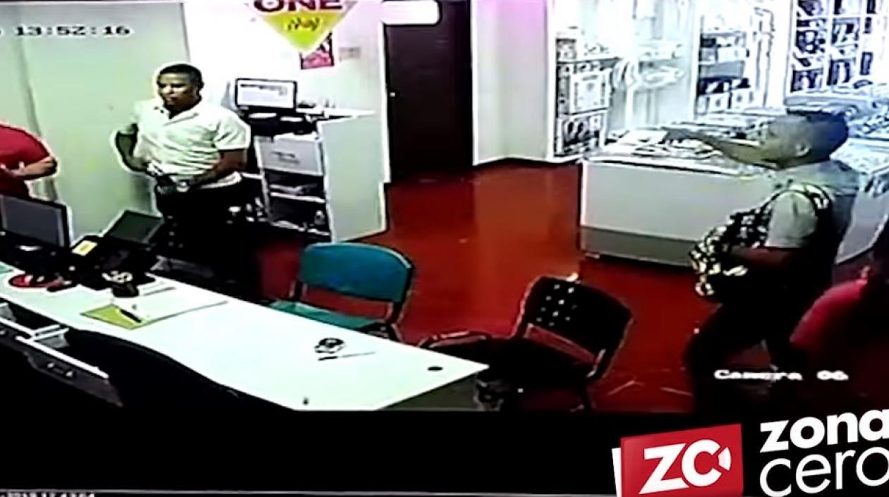 Tras intimidar con armas, se llevaron $250 millones en electrodomésticos