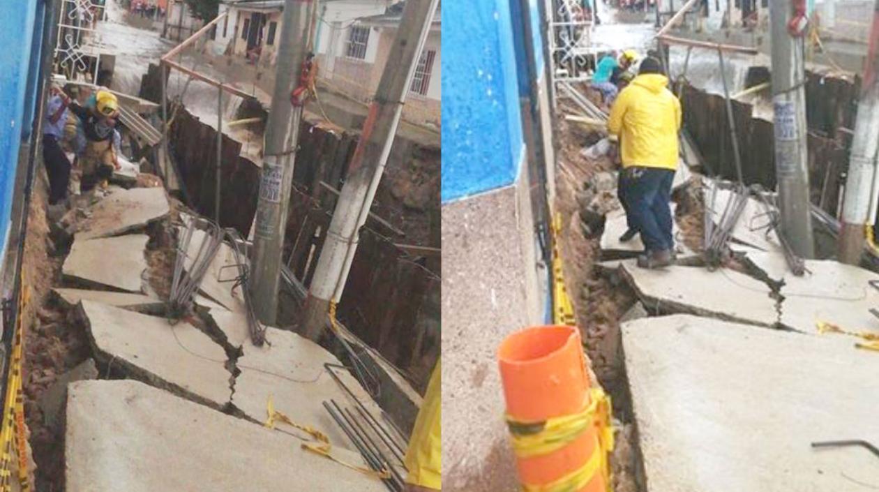 Bomberos en momento de la evacuación de una de las personas que vive cerca del arroyo en Chiquinquirá.