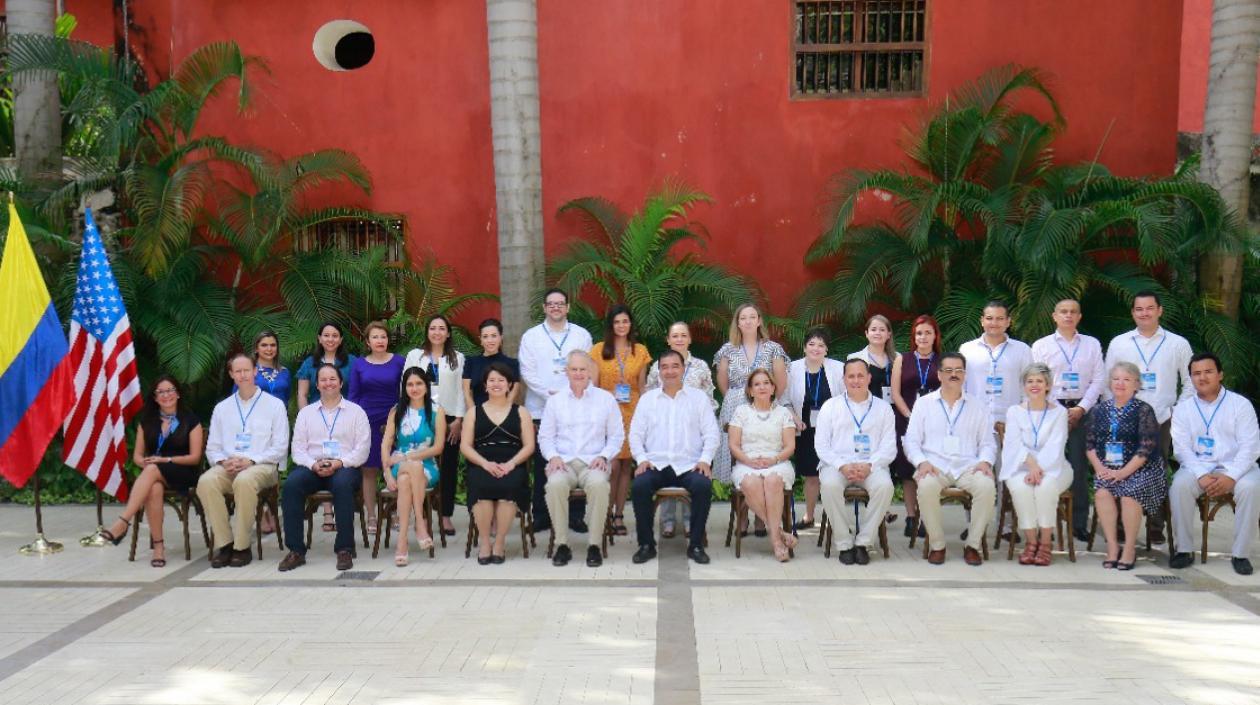 Delegaciones de ambos países reunidas en Cartagena.