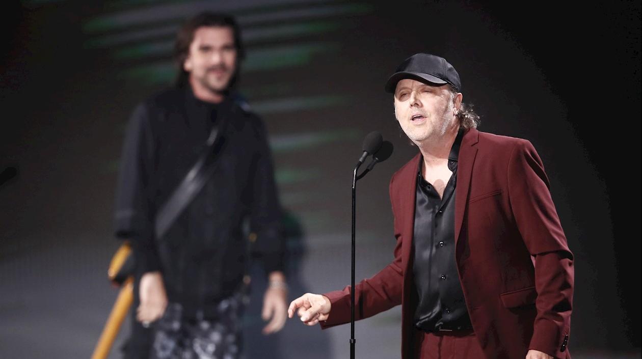Juanes y Lars Ulrich (baterista de Metallica).
