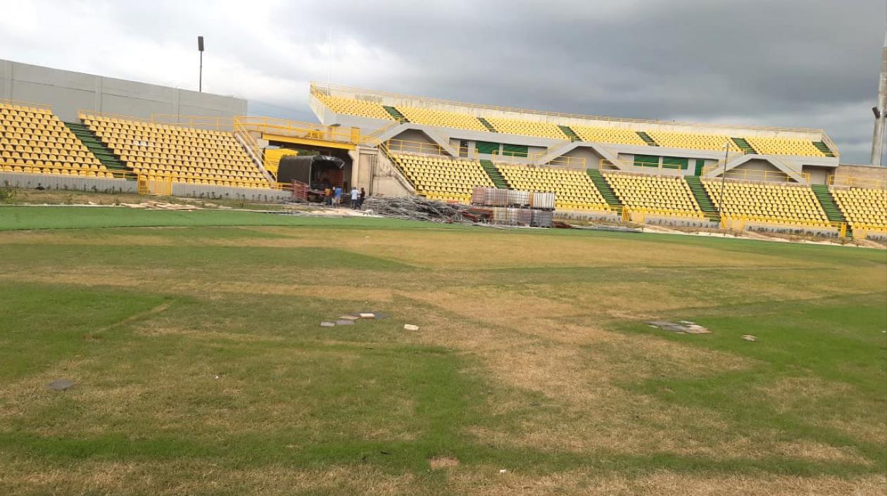 Así quedó el recién inaugurado gramado del 'Jaime Morón'.