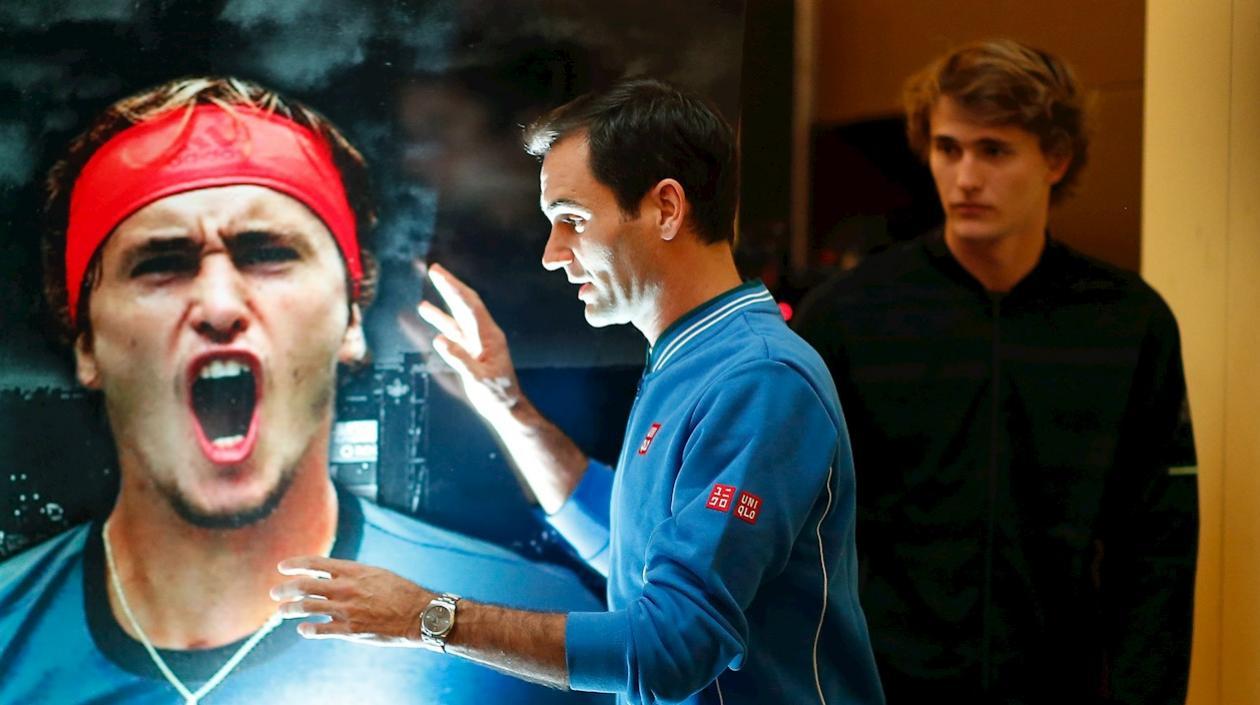 Roger Federer, en una rueda de prensa acompañado del tenista ruso Alexander Zverev.