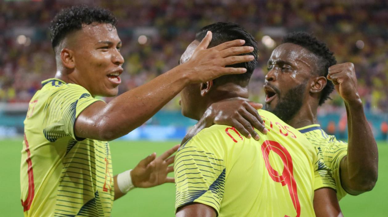 Alfredo Morelos celebra el gol de la victoria ante Perú. 