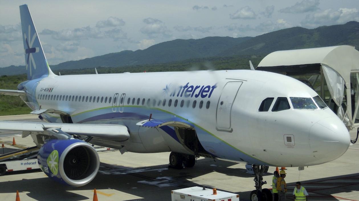 Un avión Airbus de la aerolínea mexicana Interjet.