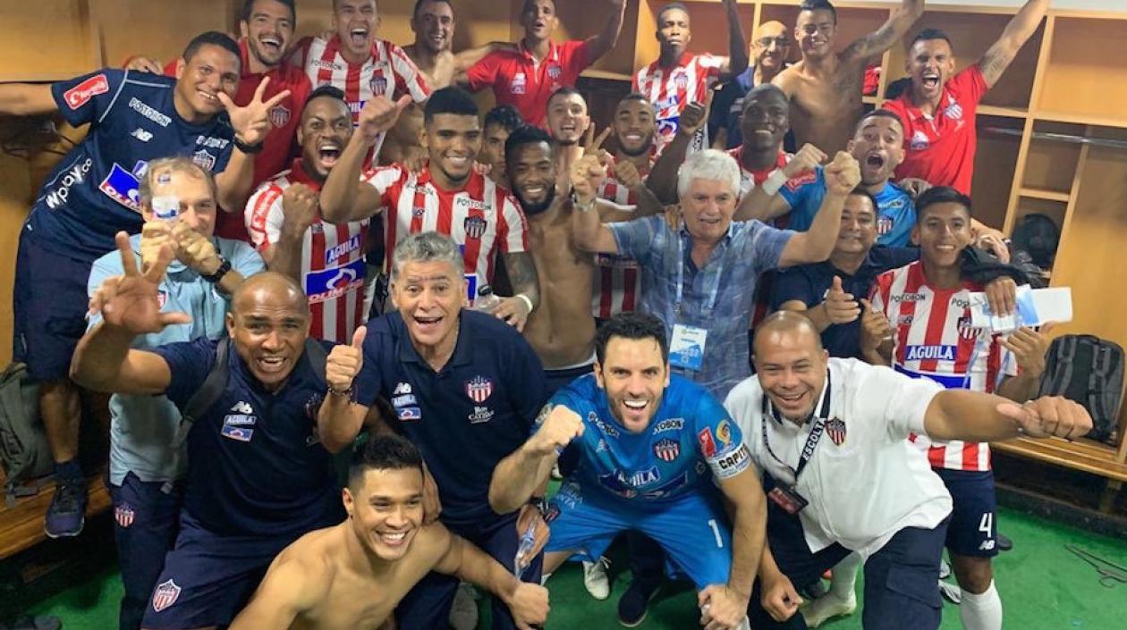 Celebración juniorista al final del partido.