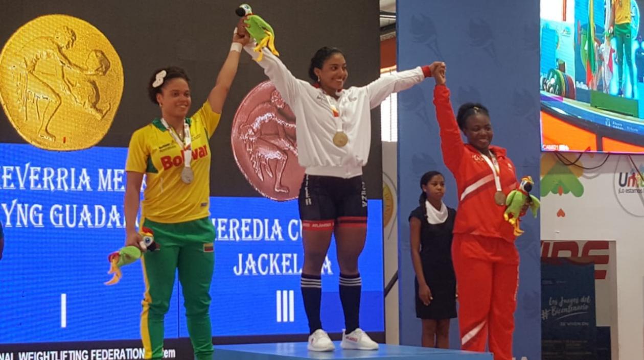 Mailing Echeverría se colgó el oro. 