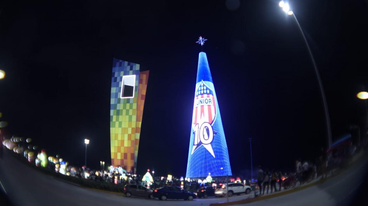 La Ventana al Mundo y el árbol de Navidad.