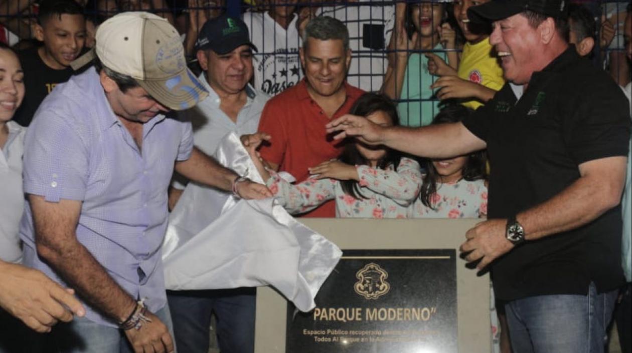 El Alcalde Char en la inauguración de la obra.