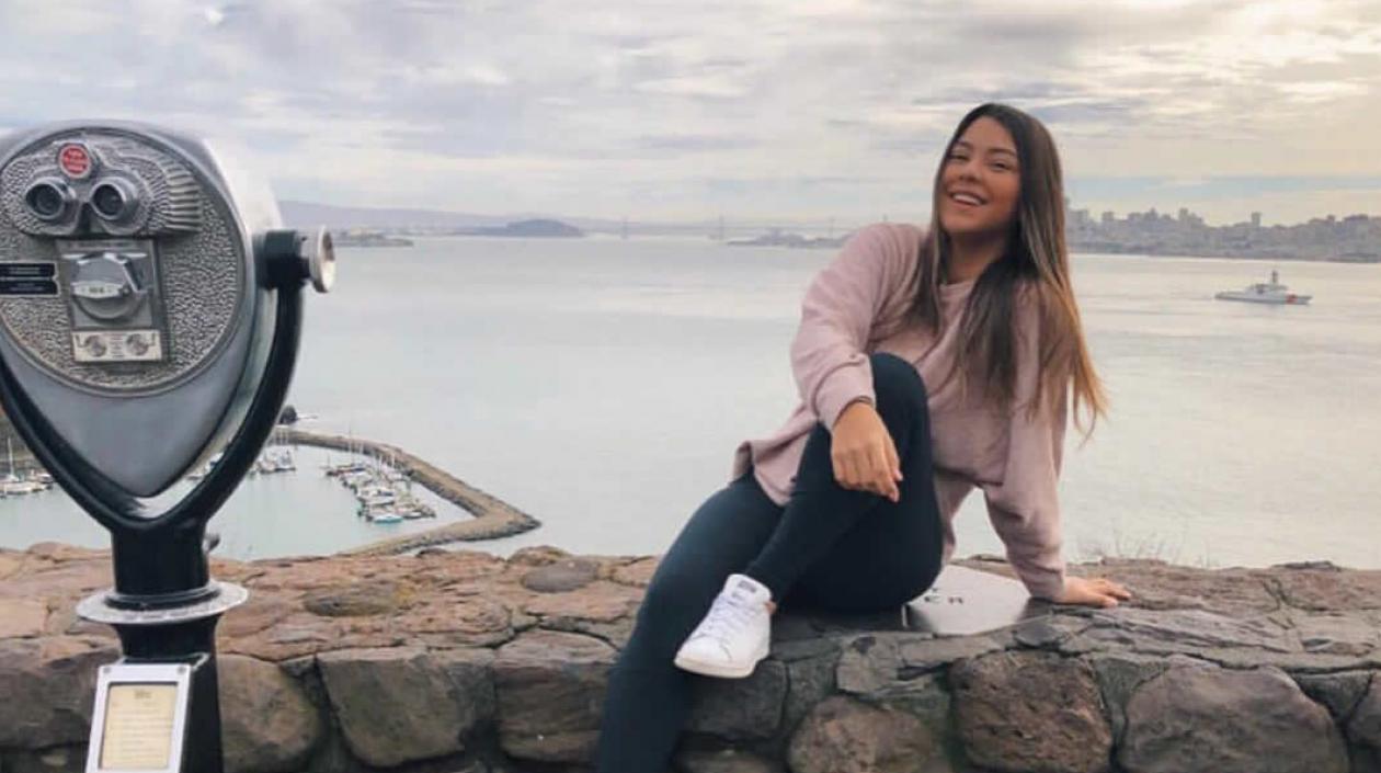 Valentina en uno de sus viajes en el exterior.