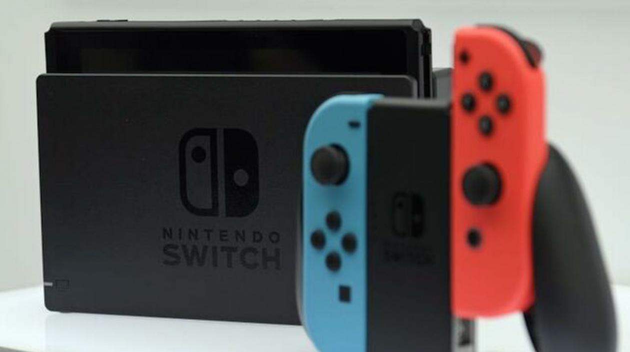 Fotografía de archivo de la consola de juegos Nintendo Switch durante su presentación en Tokio, (Japón).