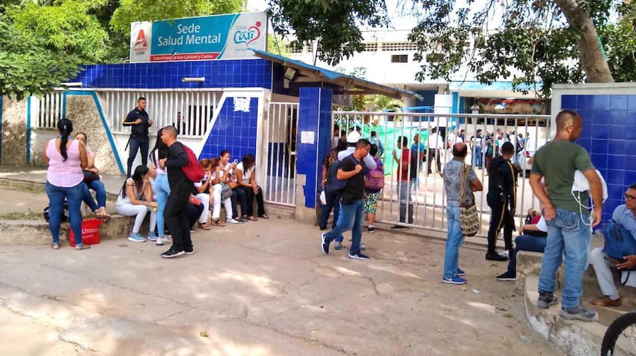Trabajadores del Cari Mental durante la jornada de protesta.