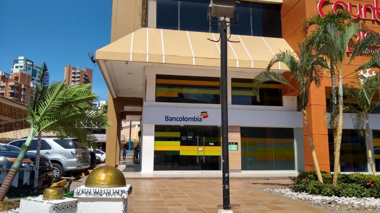 Bancolombia Country Plaza.