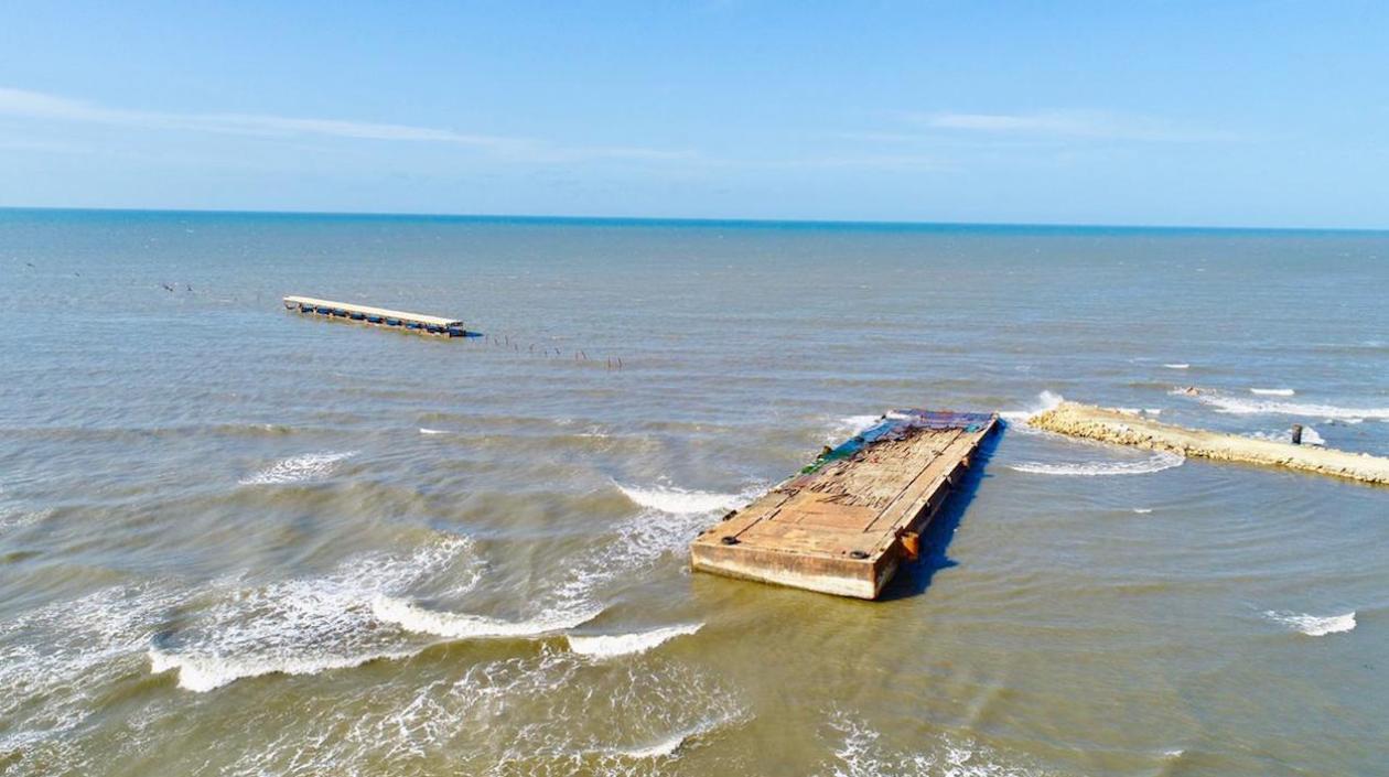 Estado en que quedó la barcaza.