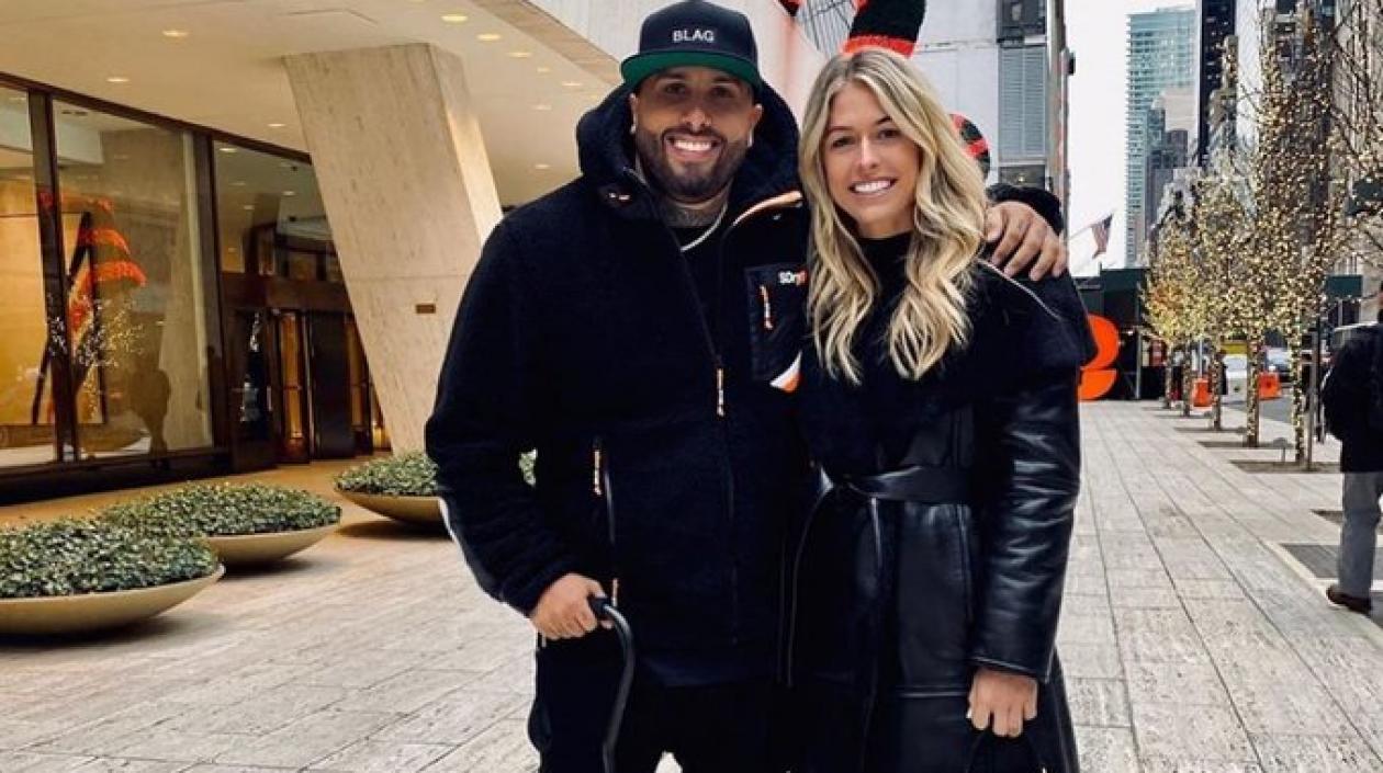 Nicky Jam y su novia Cydney Moreau.