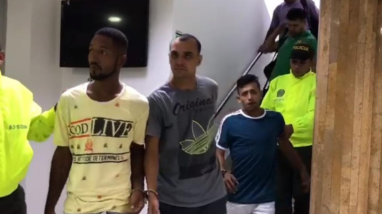 A la cárcel tres hombres que habrían participado en el crimen