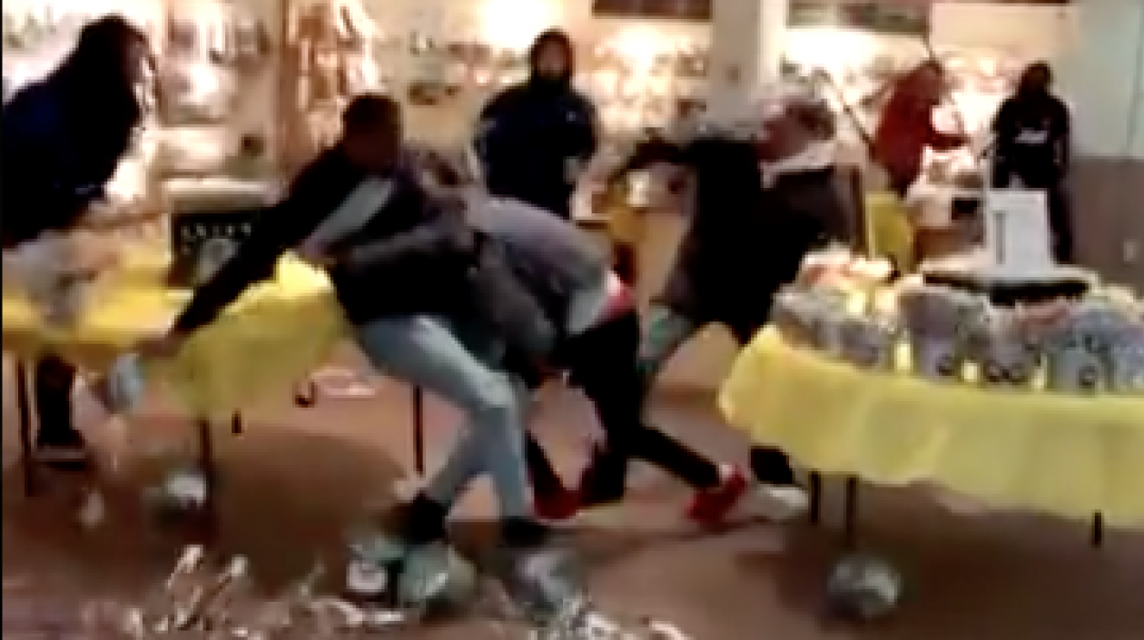 Momento de la trifulca.