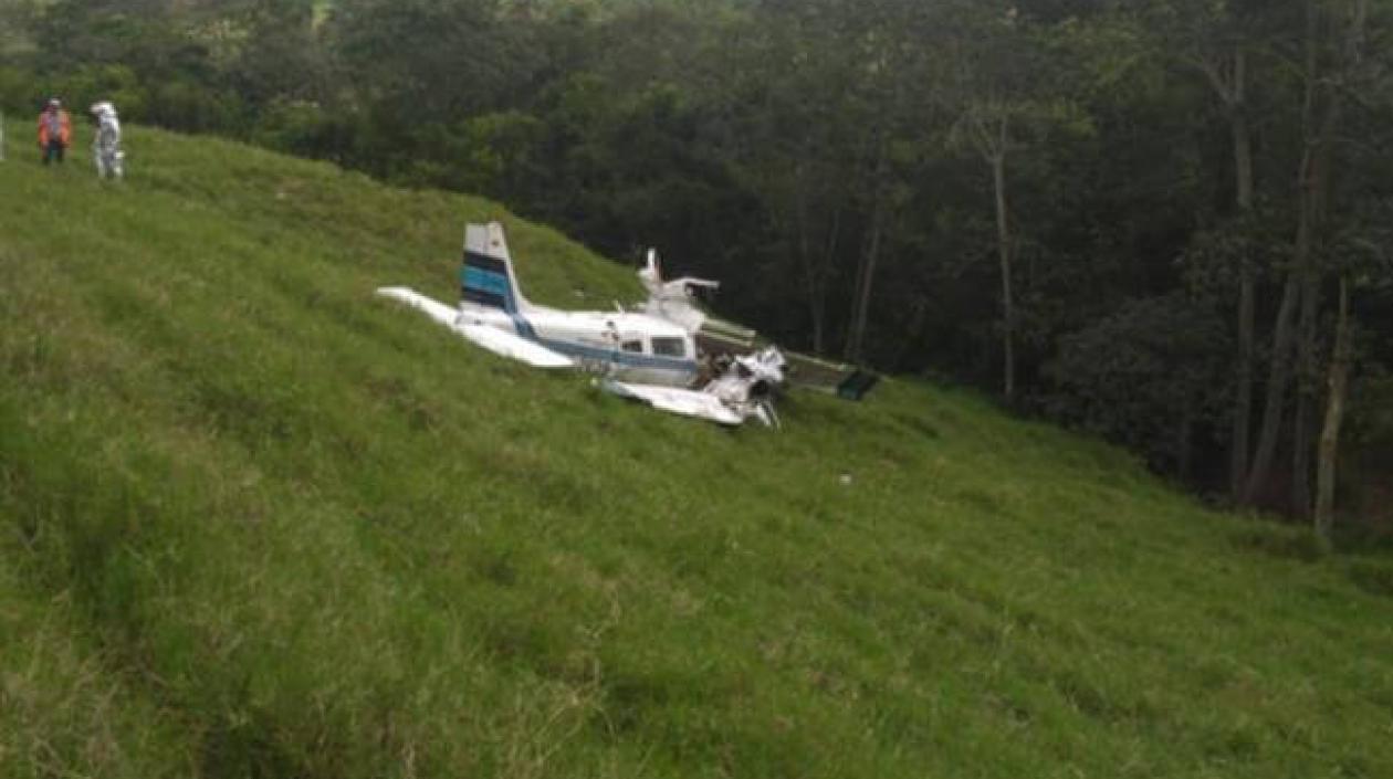 Así quedó la avioneta tras el accidente.