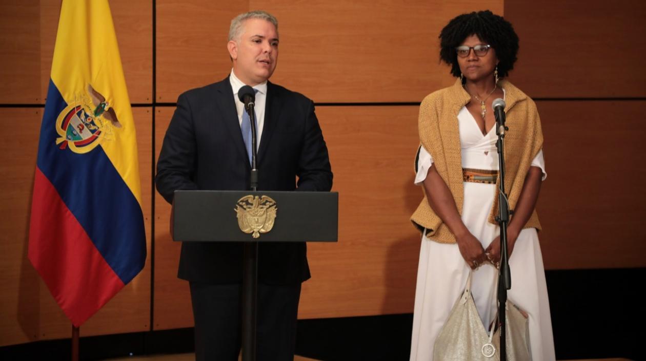El Presidente Iván Duque y la ministra Mabel Torres Torres.
