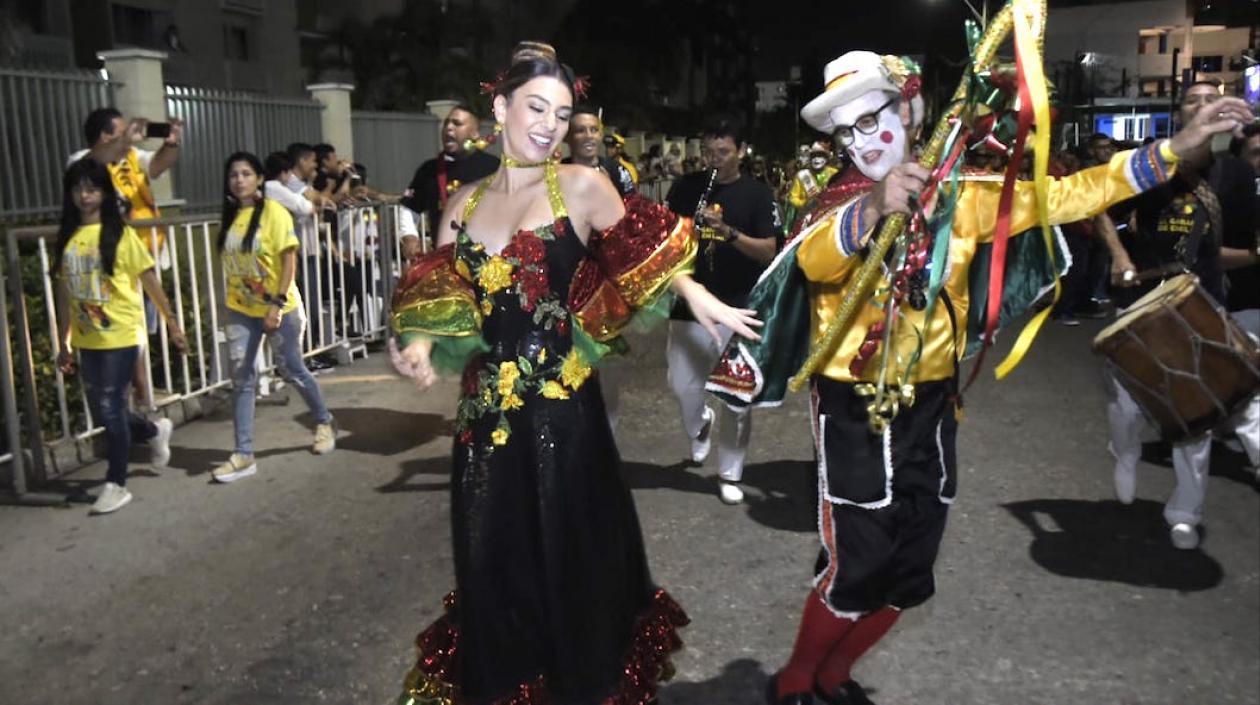 La Reina Carolina y el presidente de la danza Luis Fernando Vengoechea.