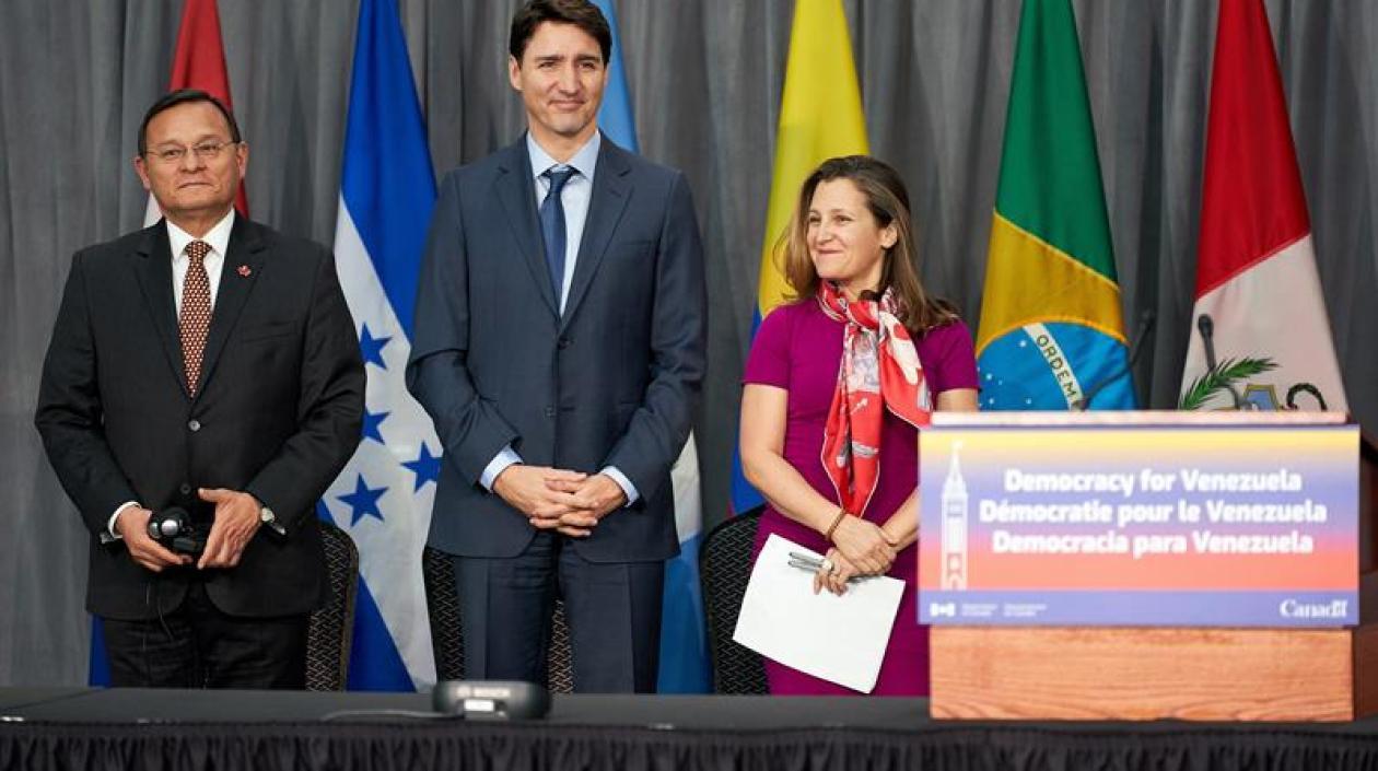  El ministro peruano de Exteriores, Néstor Francisco Popolizio Bardales, el primer ministro canadiense, Justin Trudeau, y la ministra canadiense de Exteriores, Chrystia Freeland.