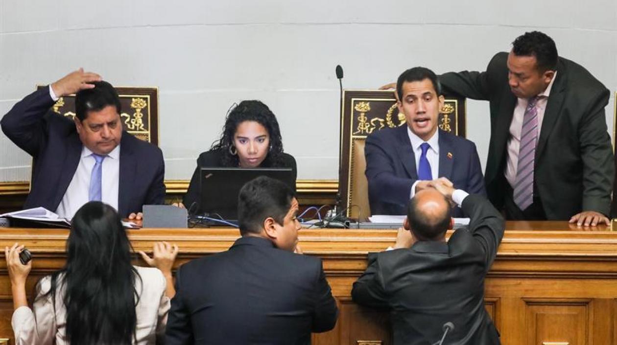 La herramienta, llamada Ley del Estatuto que rige la Transición a la Democracia y el Restablecimiento de la Constitución.