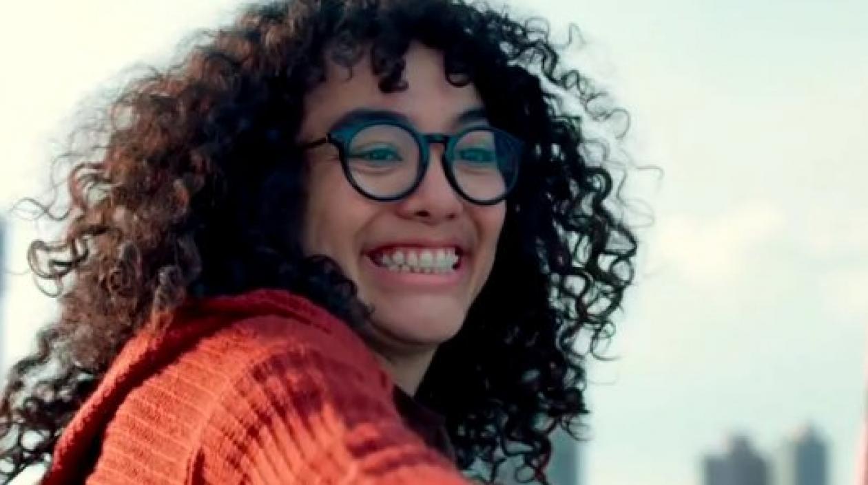 La joven actriz Elyfer Torres en "Betty en NY".