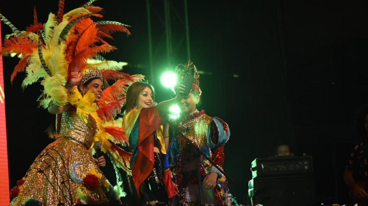Karol Sevilla y los Reyes Infantiles, Isabella Chacón y César De La Hoz.