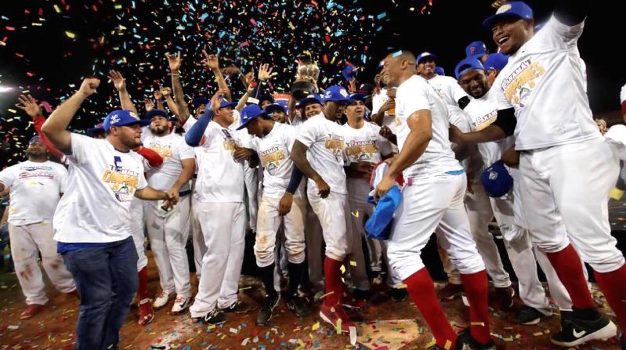 Celebración de los panameños al final del partido.