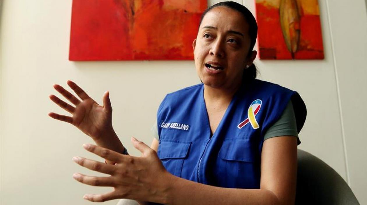 La diputada en el exilio Gaby Arellano habla en entrevista con EFE.