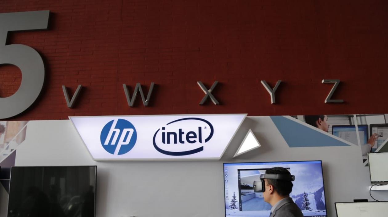 Tanto HP Inc. como el Gobierno colombiano se comprometieron a llevar a cabo un pacto por la equidad para acabar con las brechas .