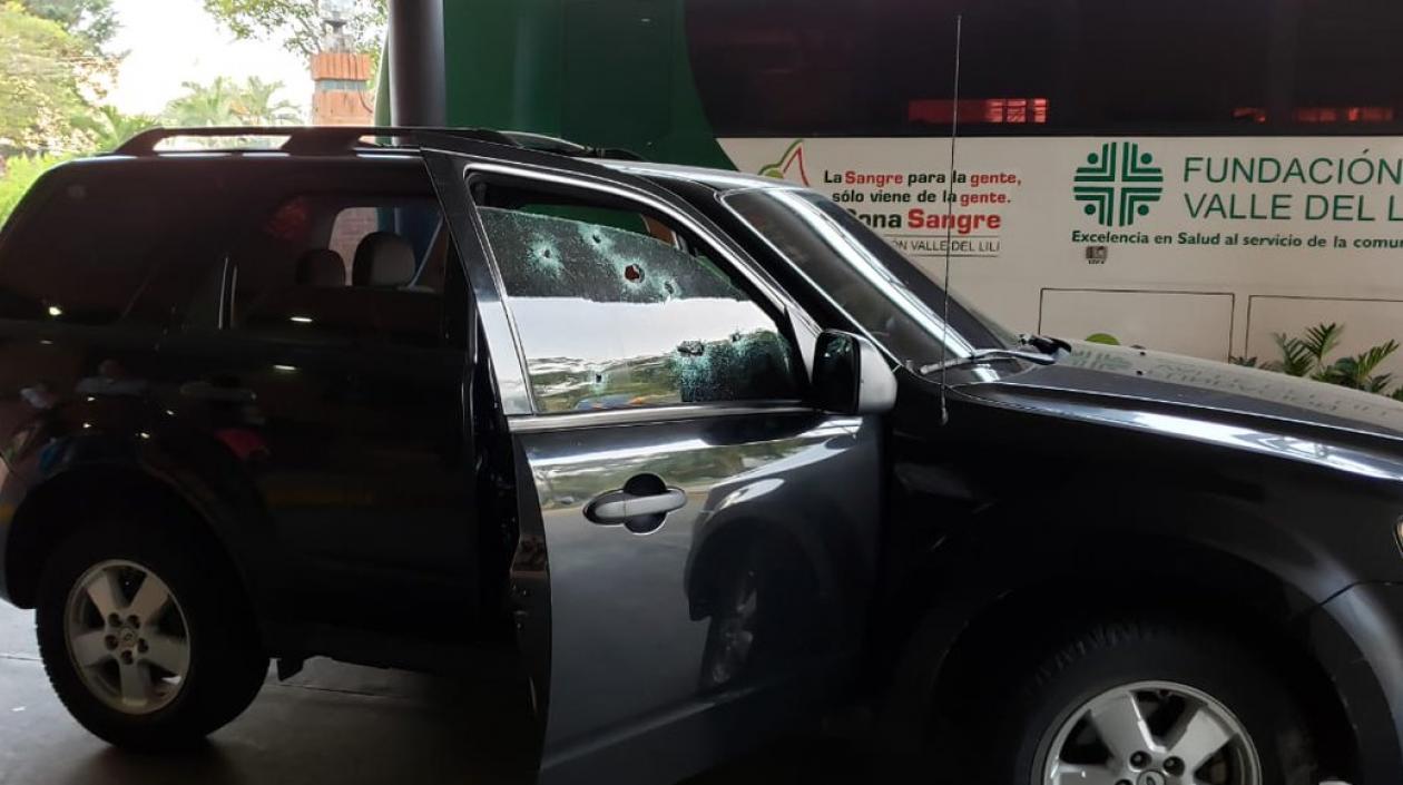 Así quedó la camioneta del funcionario. 