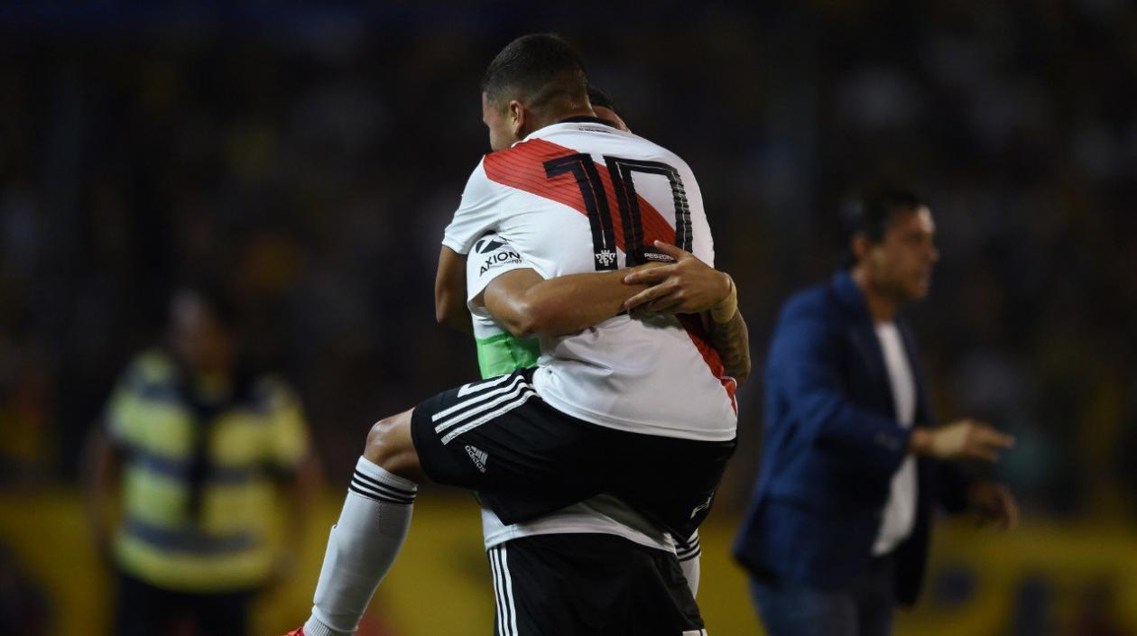 Juan Fernando Quintero marcó un golazo ante Rosario Central.