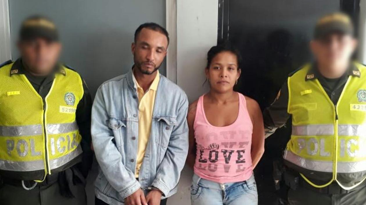 Stiven Ricardo Nuñez Escolar y  Brenda Patricia Torres Rodríguez, quien fue dejada en libertad por el juez.