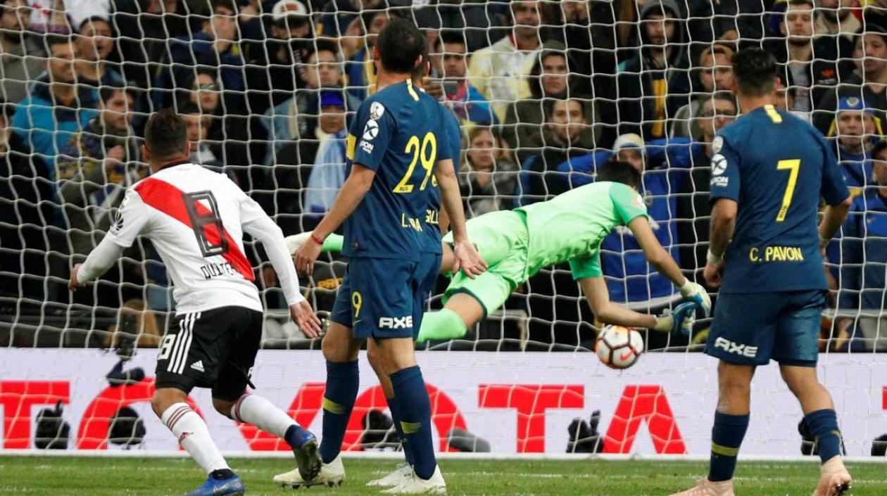 Gol de Juan Fernando Quintero a Boca, en el Santiago Bernabéu.