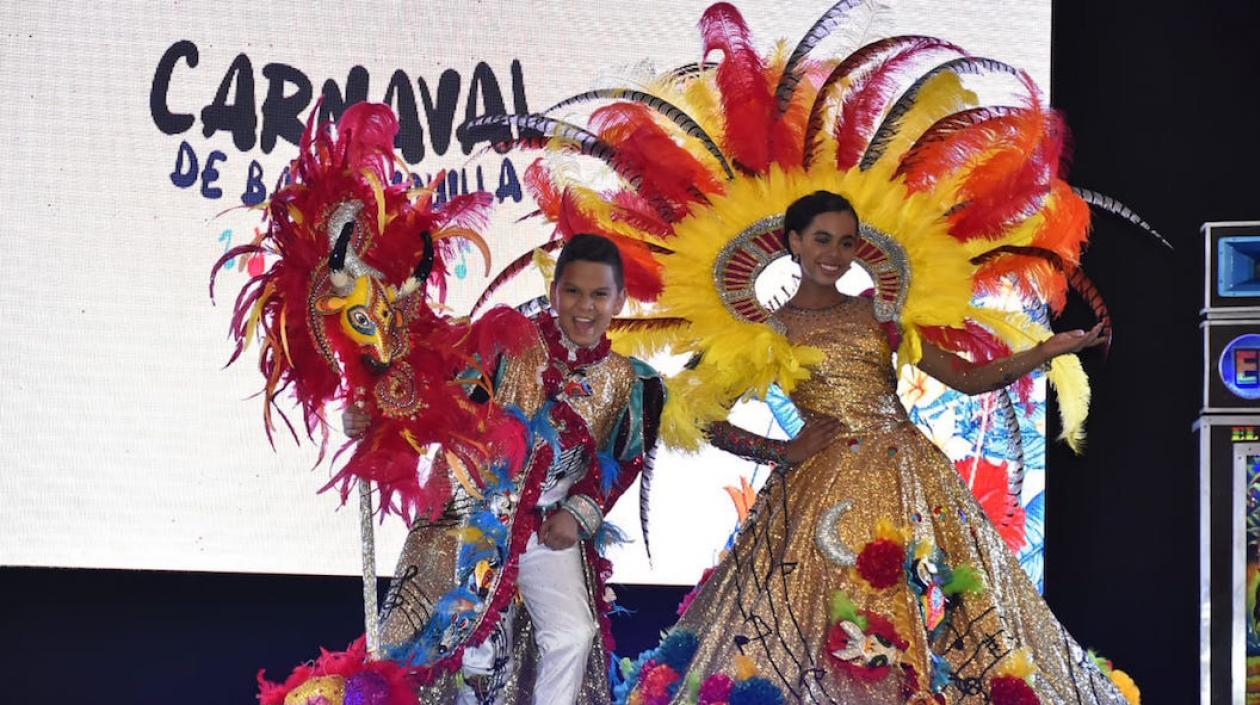 Los Reyes del Carnaval de los Niños César De la Hoz e Isabella Chacón.