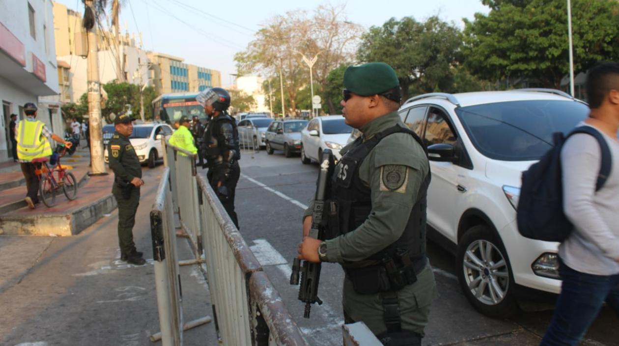 Hombres y mujeres de las diferentes especialidades de la Policía Nacional de Colombia se encuentran en total disposición para el evento noche de guacherna.