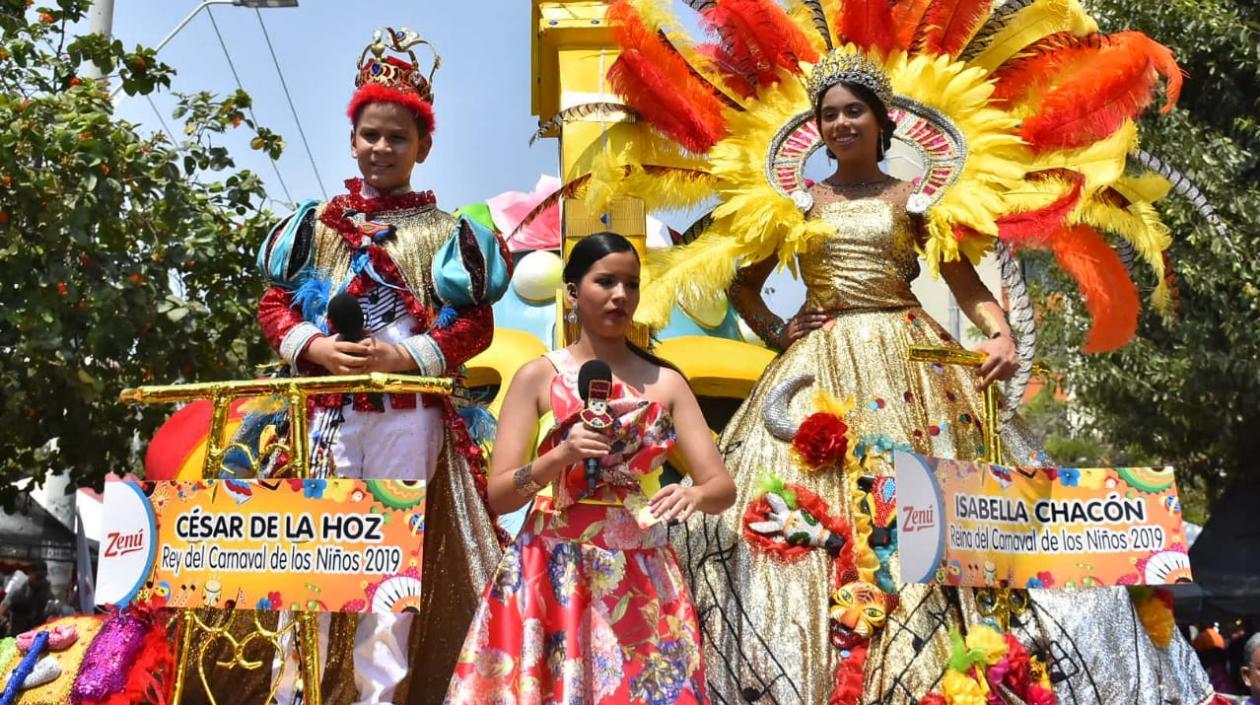 Los Reyes César De La Hoz e Isabella Chacón.