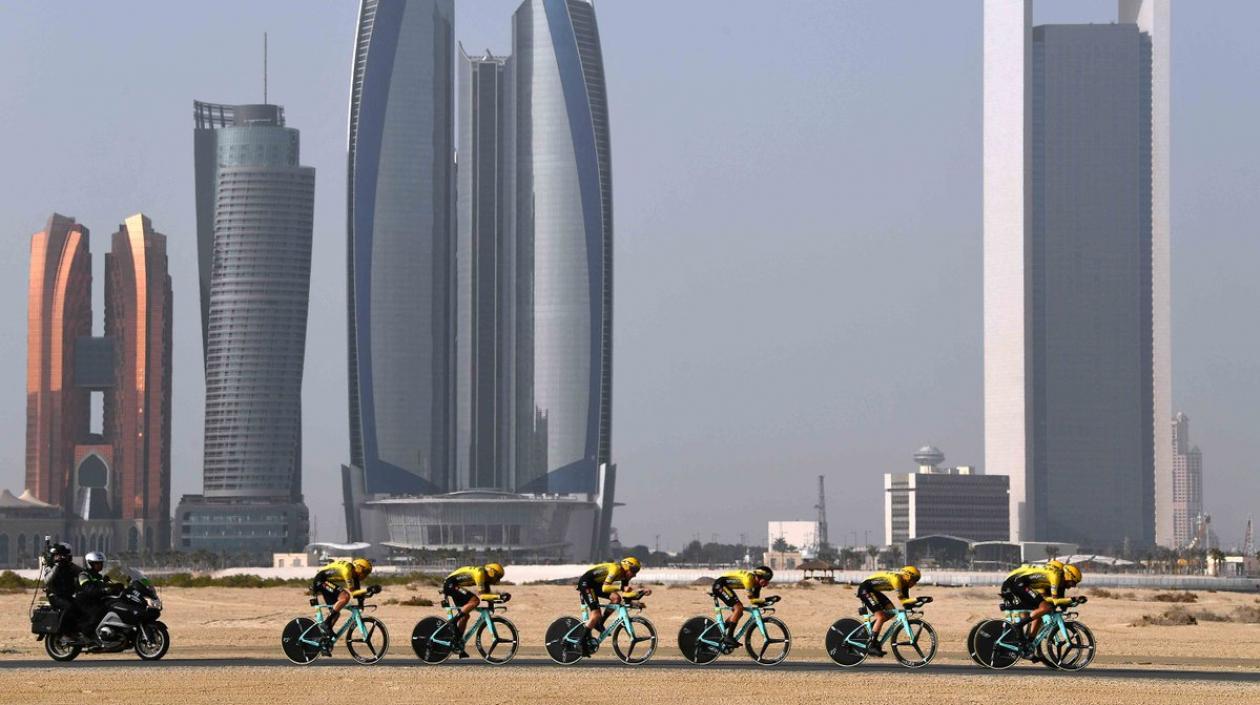 Equipo del Jumbo, durante la crono. 